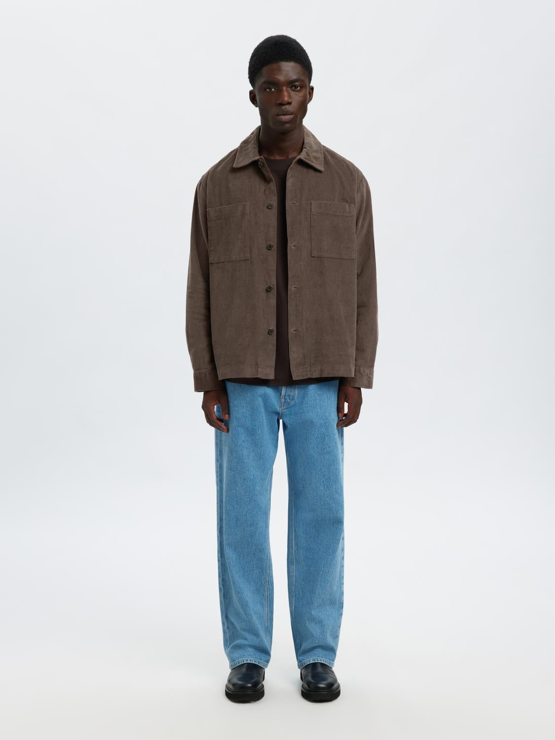 model_shot-front_full